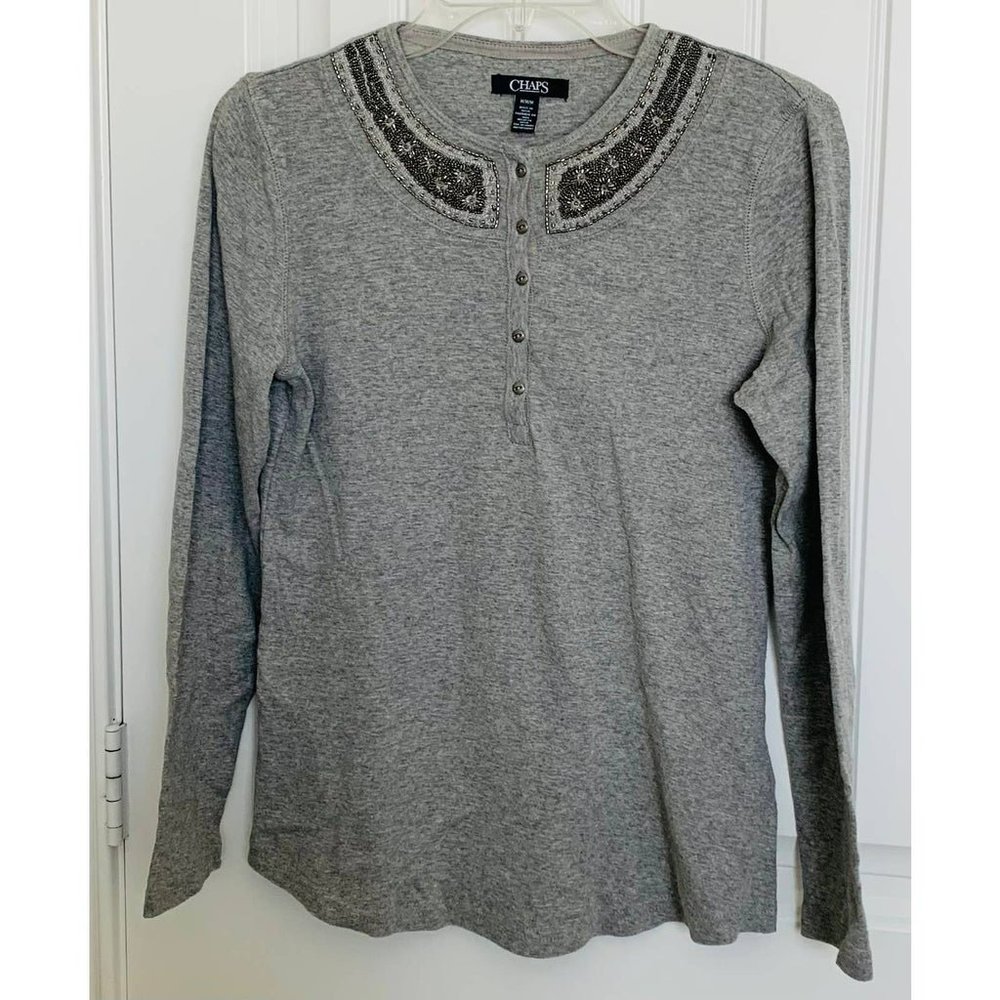 CHAPS LONG SLEEVE DRESSY PULLOVER TOP, WOMENS, M, GREY, SEQUIN HENLEY NECKLINE
